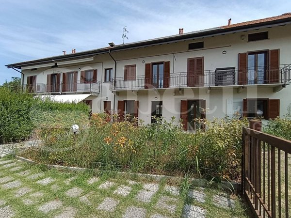 appartamento in vendita a Vergiate in zona Corgeno
