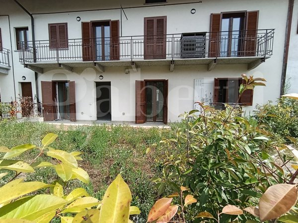 appartamento in vendita a Vergiate in zona Corgeno