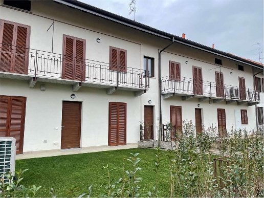 appartamento in vendita a Vergiate in zona Corgeno