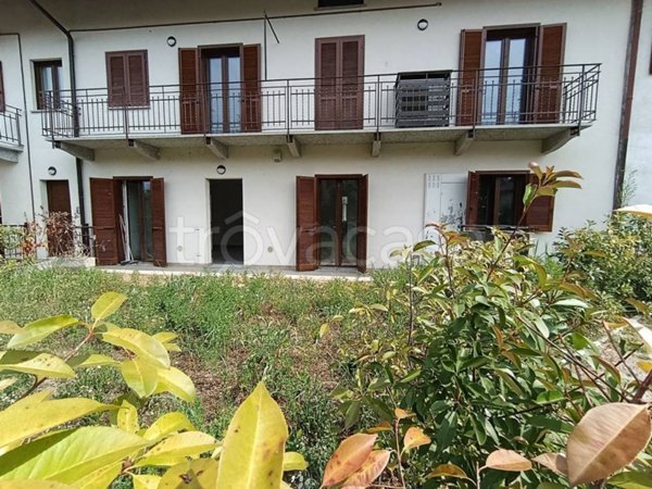 appartamento in vendita a Vergiate in zona Corgeno