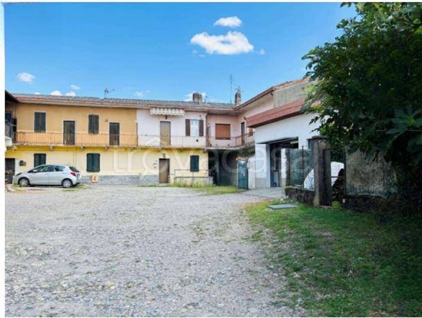 casa indipendente in vendita a Vergiate