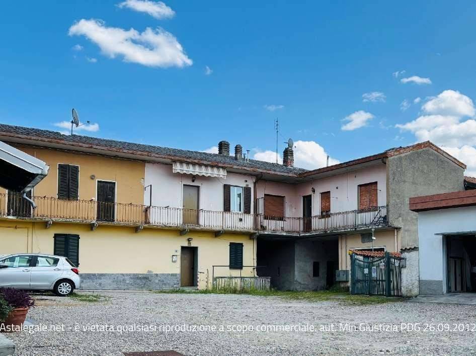 casa indipendente in vendita a Vergiate