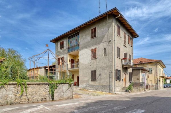 appartamento in vendita a Vergiate in zona Cimbro