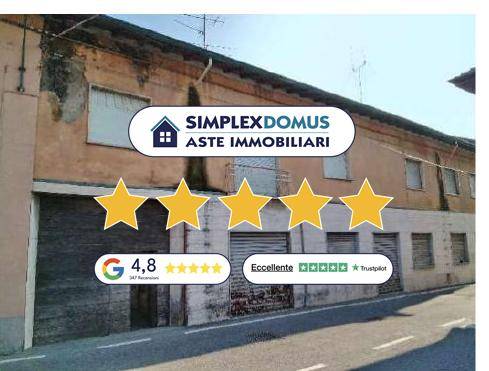 casa indipendente in vendita a Vergiate in zona Corgeno