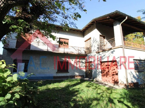 casa indipendente in vendita a Vergiate
