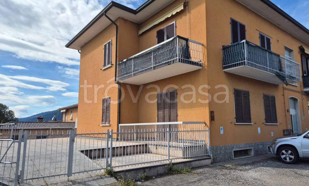 appartamento in vendita a Viggiù in zona Baraggia