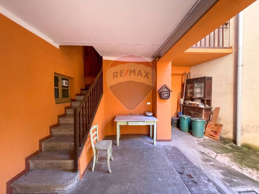 casa indipendente in vendita a Viggiù