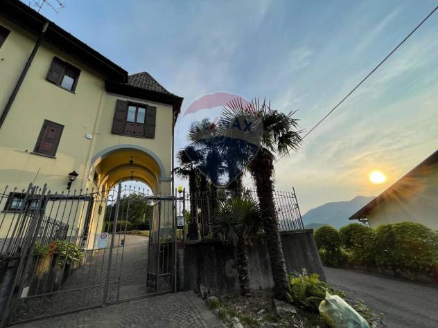 casa indipendente in vendita a Viggiù