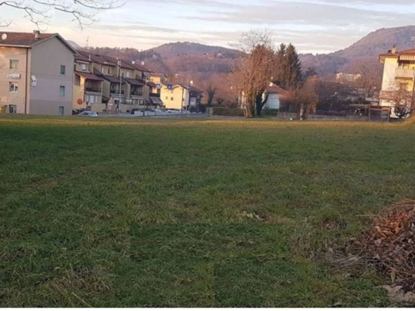 terreno agricolo in vendita a Viggiù in zona Baraggia