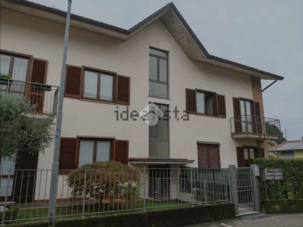 appartamento in vendita a Viggiù in zona Baraggia