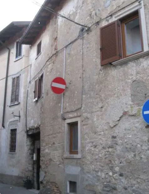 casa indipendente in vendita a Viggiù