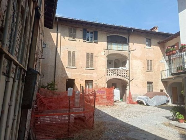 casa indipendente in vendita a Viggiù