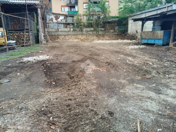 terreno edificabile in vendita a Viggiù in zona Baraggia