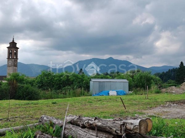 terreno edificabile in vendita a Viggiù in zona Baraggia