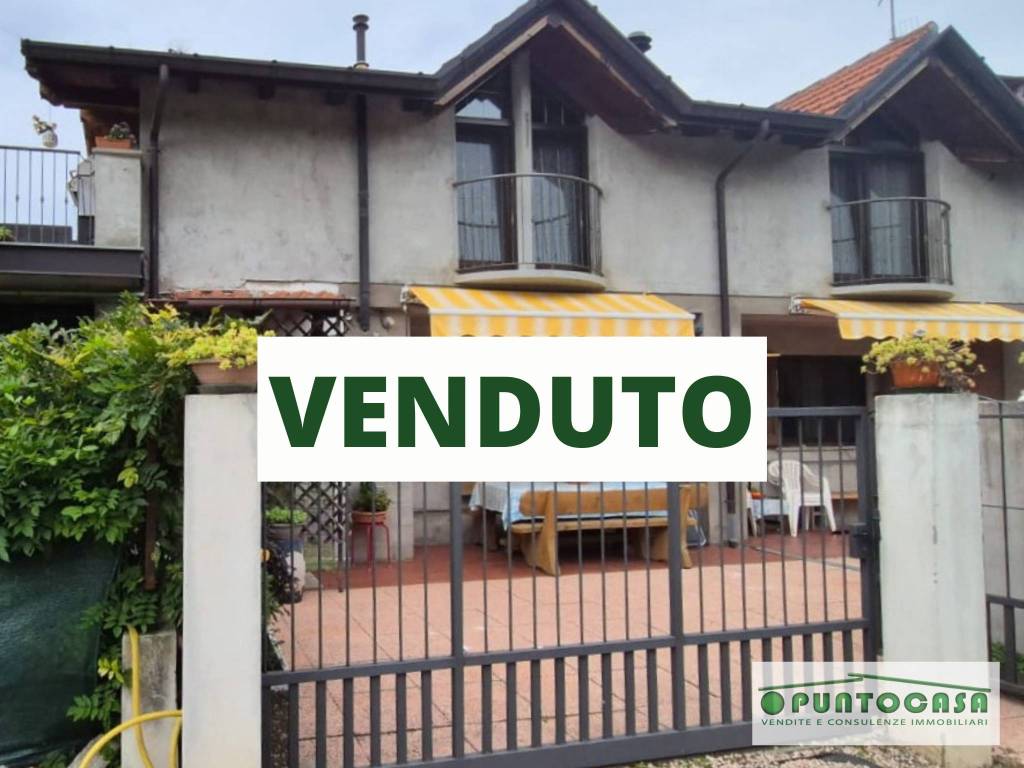 casa indipendente in vendita a Viggiù