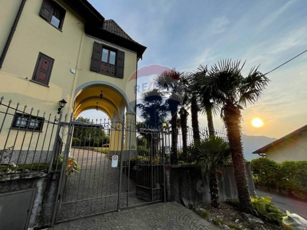 casa indipendente in vendita a Viggiù