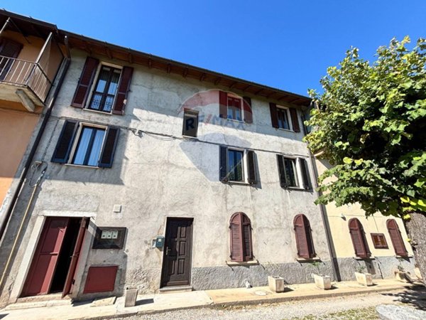 casa indipendente in vendita a Viggiù