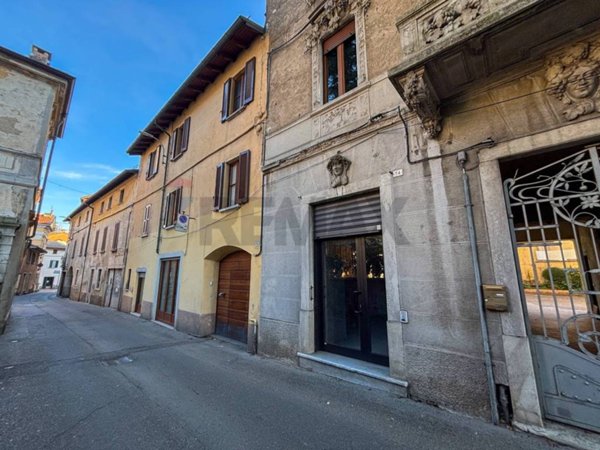 negozio in vendita a Viggiù