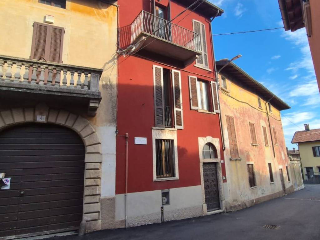 casa indipendente in vendita a Viggiù