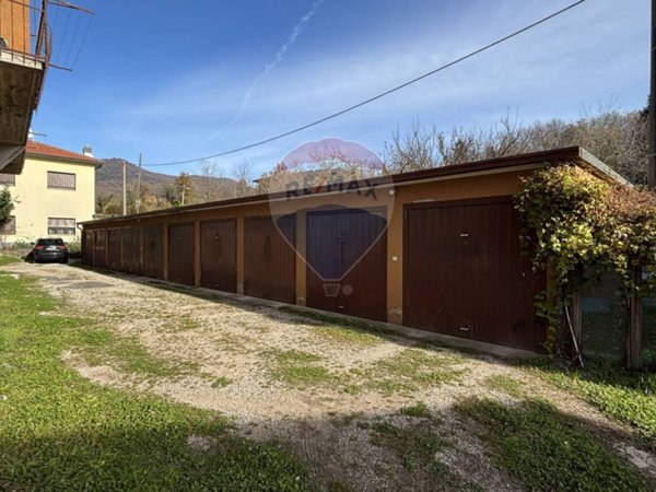 appartamento in vendita a Viggiù in zona Baraggia