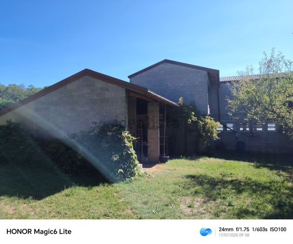 casale in vendita a Viggiù