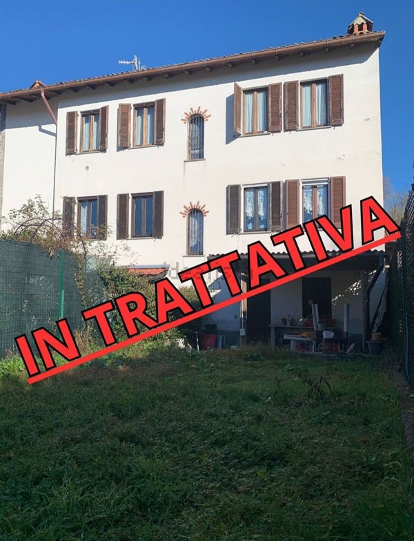 appartamento in vendita a Viggiù in zona Baraggia