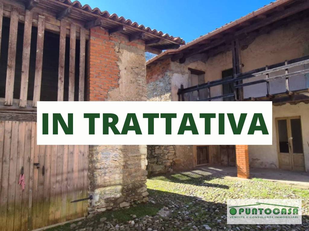 casa indipendente in vendita a Viggiù