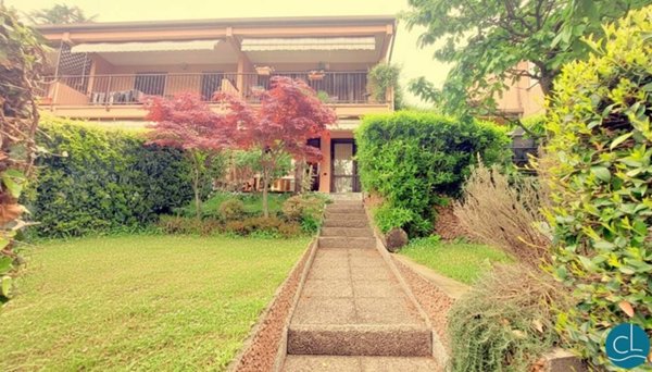 casa indipendente in vendita a Viggiù