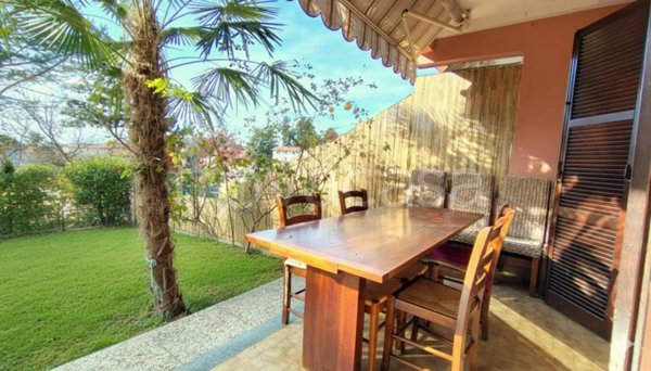 casa indipendente in vendita a Viggiù