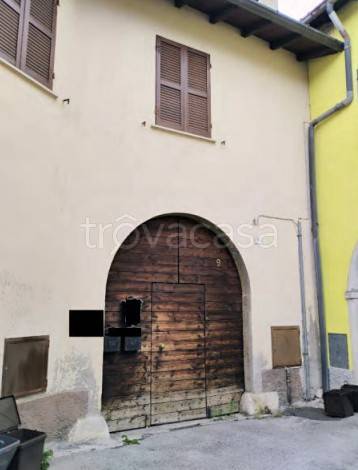 casa indipendente in vendita a Viggiù