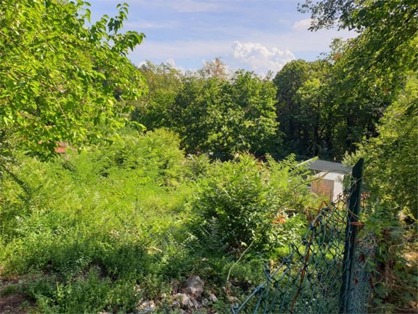 terreno edificabile in vendita a Viggiù