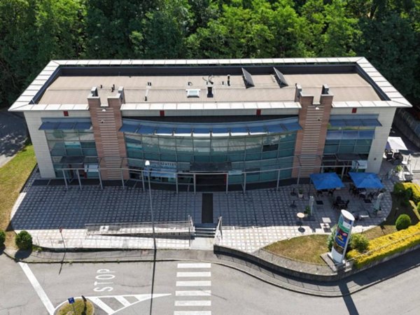 locale di sgombero in vendita a Viggiù