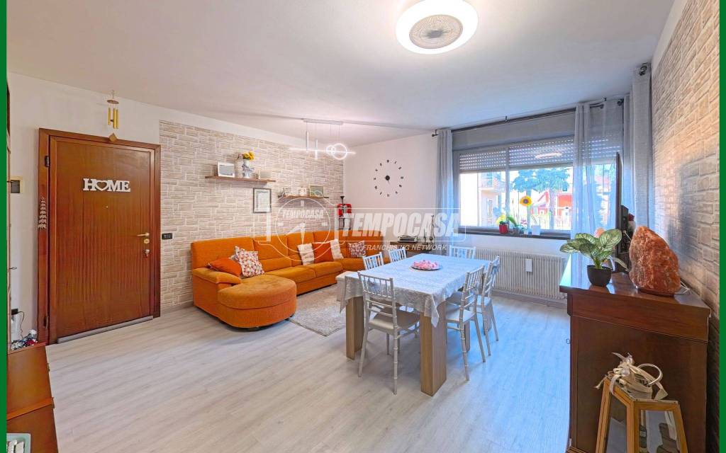 appartamento in vendita a Viggiù in zona Baraggia