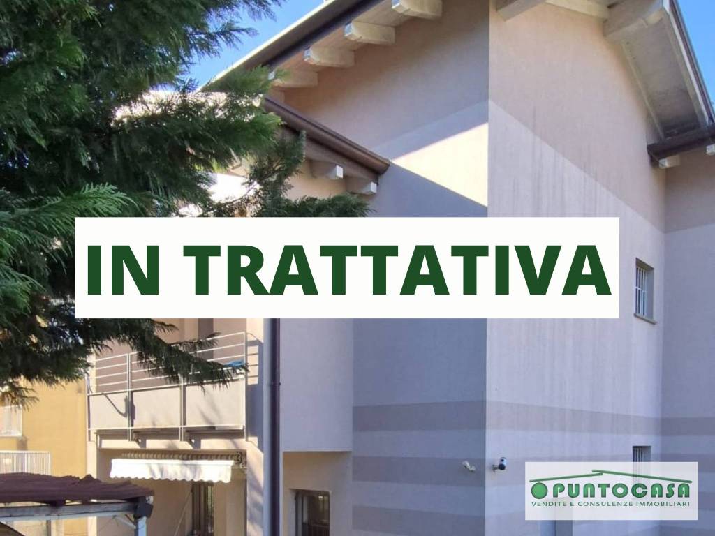 casa indipendente in vendita a Viggiù in zona Baraggia