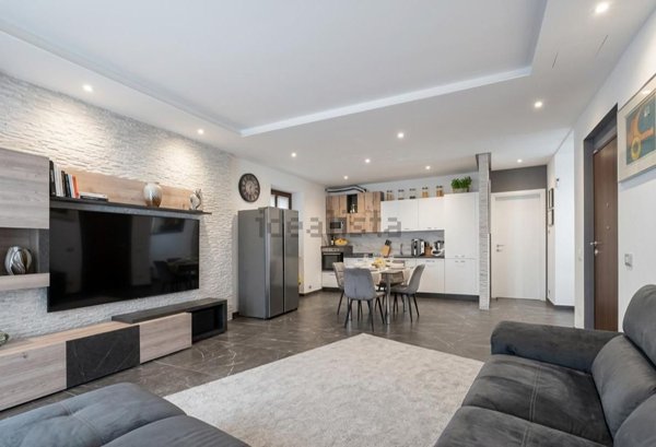 appartamento in vendita a Viggiù in zona Baraggia