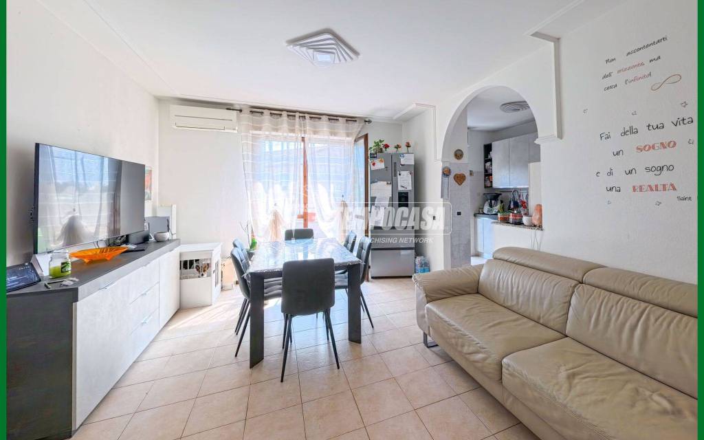 appartamento in vendita a Viggiù in zona Baraggia