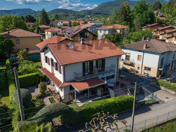 appartamento in vendita a Viggiù in zona Baraggia