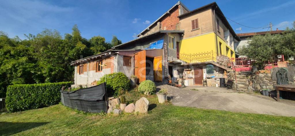 casa indipendente in vendita a Viggiù