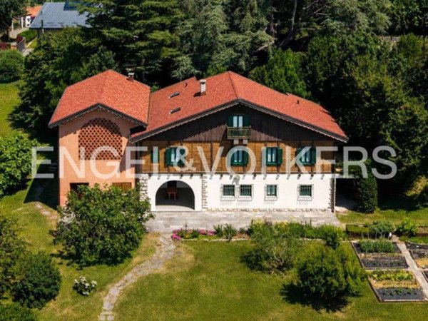 casa indipendente in vendita a Viggiù