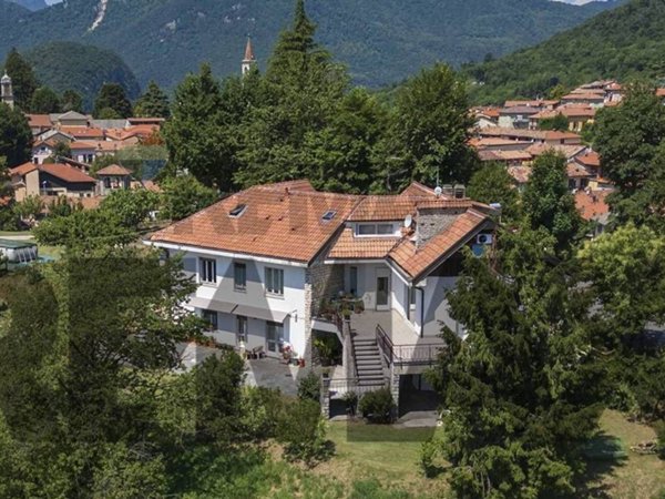 casa indipendente in vendita a Viggiù