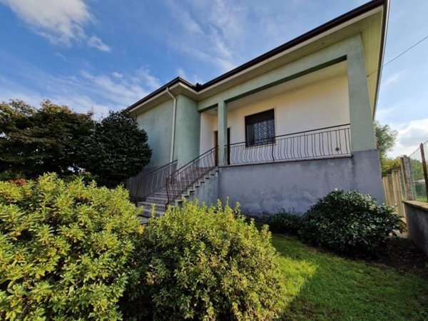 casa indipendente in vendita a Vizzola Ticino