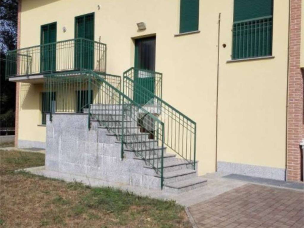 appartamento in vendita a Vizzola Ticino in zona Castelnovate