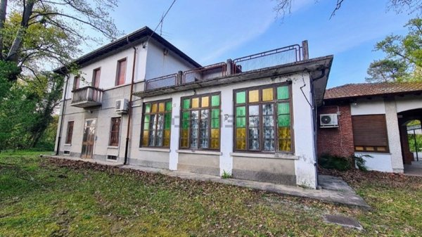 negozio in vendita a Vizzola Ticino