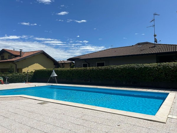appartamento in vendita a Vizzola Ticino in zona Castelnovate