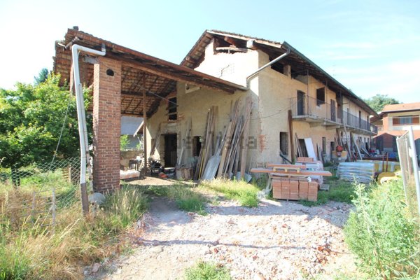 esavano in vendita a Vizzola Ticino