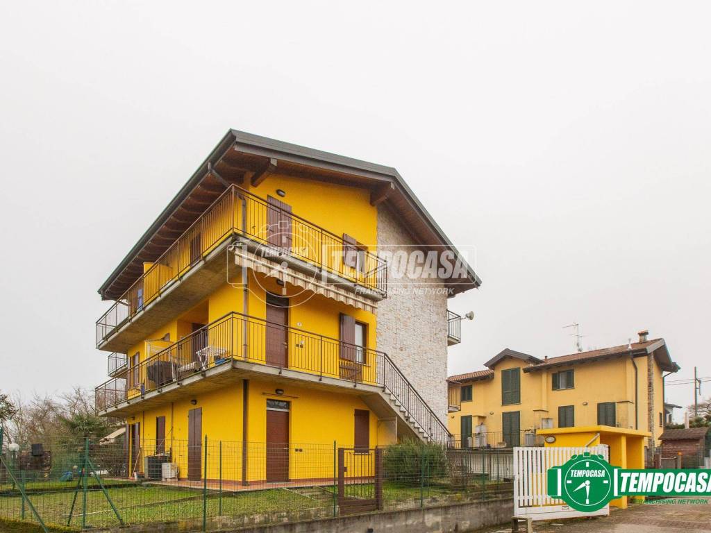 appartamento in vendita a Vizzola Ticino