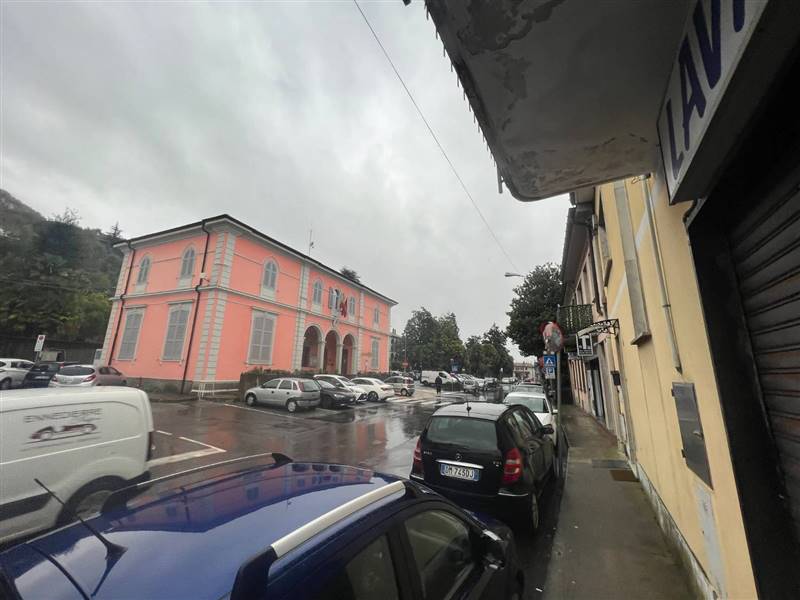 negozio in vendita a Sangiano