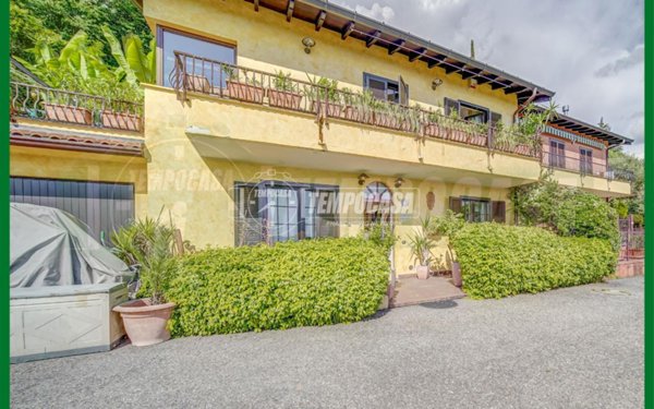 casa indipendente in vendita a Sangiano