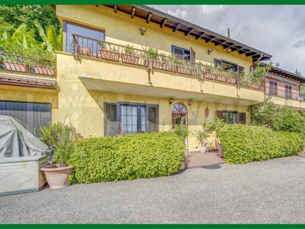 casa indipendente in vendita a Sangiano