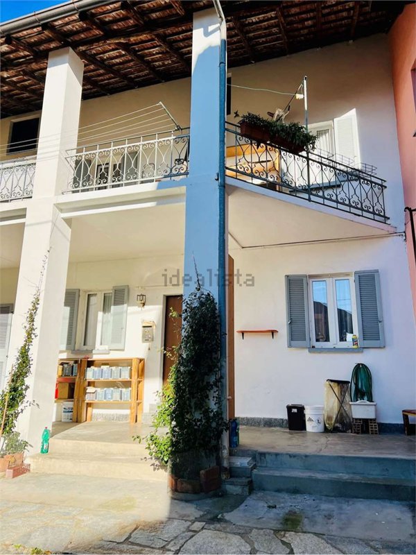 casa indipendente in vendita a Sangiano